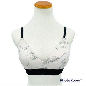 PINK Victoria's Secret Wireless Wear Everywhere Lightly Lined Bra